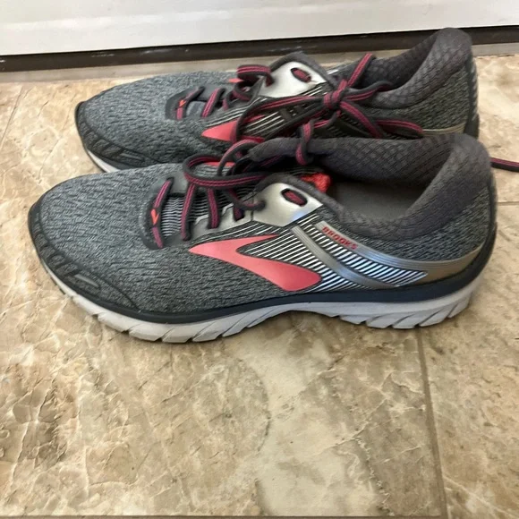 Brooks Adrenaline Gts 18 Sneakers - Picture 2 of 8